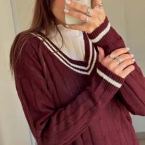 WhatsApp Image 2025-05-17 at 09.01.01 (1) Sweater escote V-(Bordo)