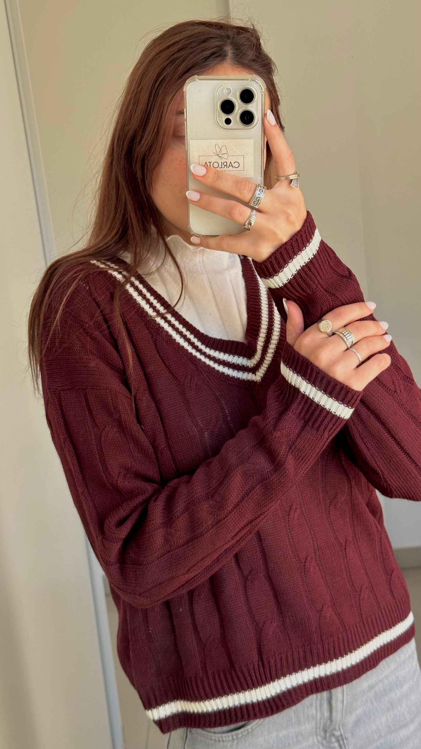 Sweater escote V-(Bordo)